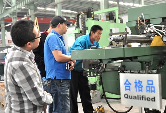 皖南電機(jī):經(jīng)銷商參觀車間現(xiàn)場 皖南電機(jī):經(jīng)銷商參觀車間現(xiàn)場