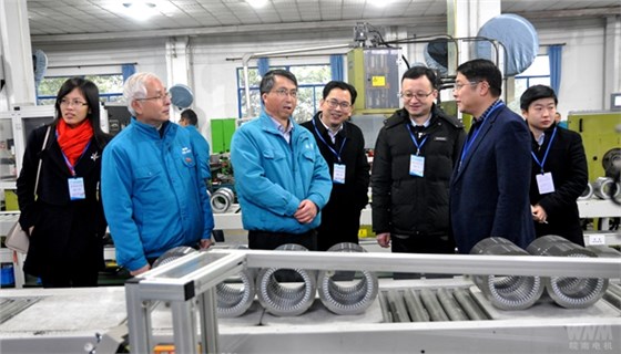 清華大學(xué)組織部副部長來皖南電機考察 清華大學(xué)組織部副部長來皖南電機考察