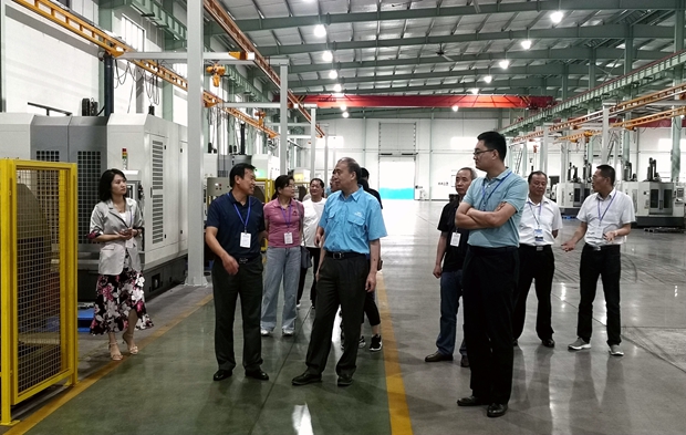 全椒縣政協(xié)副主席姜志山帶領(lǐng)該縣政協(xié)考察團(tuán)來我公司參觀考察。